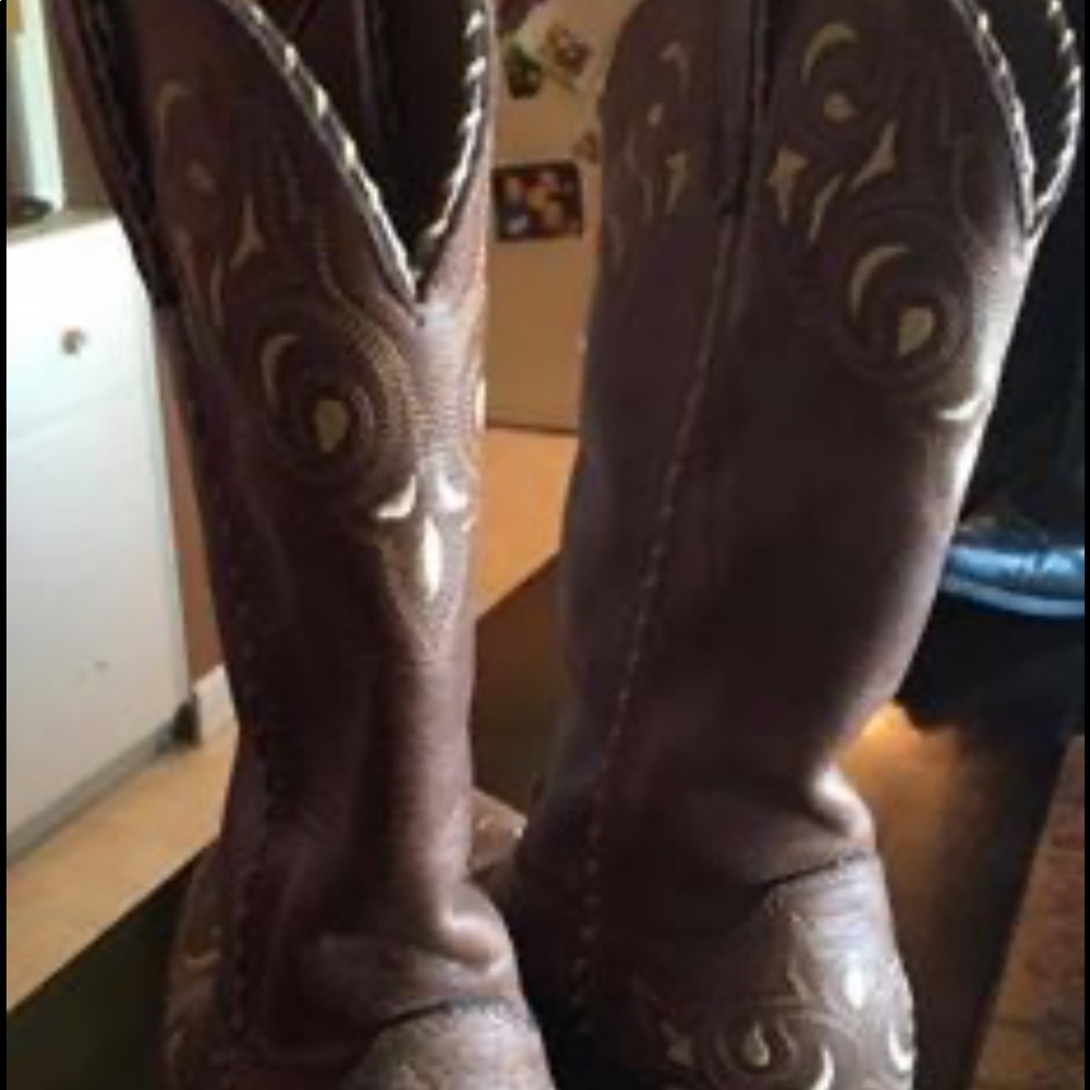 Women’s cowboy boots